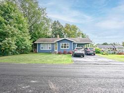 19 FERNDALE Drive  Charlottetown, PE C1A 6J5