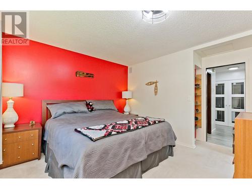 718 Hazell Road, Kelowna, BC - Indoor Photo Showing Bedroom