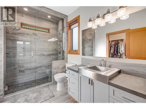 13710 Summergate Drive, Summerland, BC - Indoor Photo Showing Bathroom