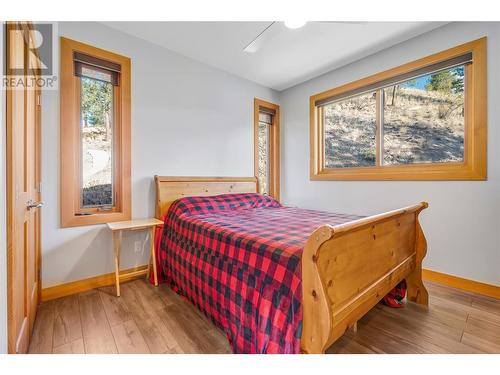 13710 Summergate Drive, Summerland, BC - Indoor Photo Showing Bedroom