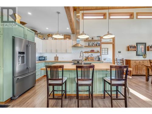 13710 Summergate Drive, Summerland, BC - Indoor Photo Showing Kitchen