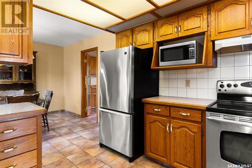 75 Krivel Crescent, Regina, SK - Indoor Photo Showing Kitchen