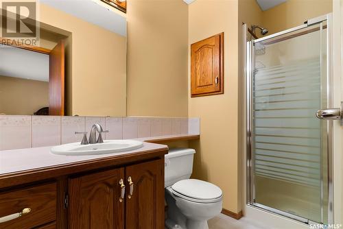 75 Krivel Crescent, Regina, SK - Indoor Photo Showing Bathroom