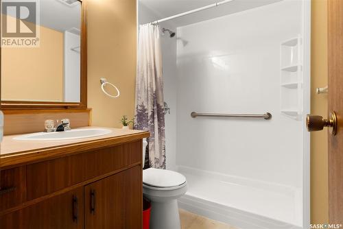 75 Krivel Crescent, Regina, SK - Indoor Photo Showing Bathroom