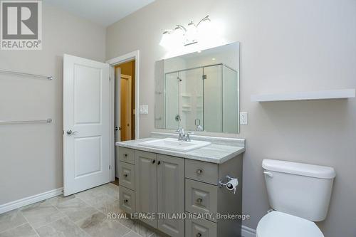 23 - 234 Peach Tree Boulevard, St. Thomas, ON - Indoor Photo Showing Bathroom