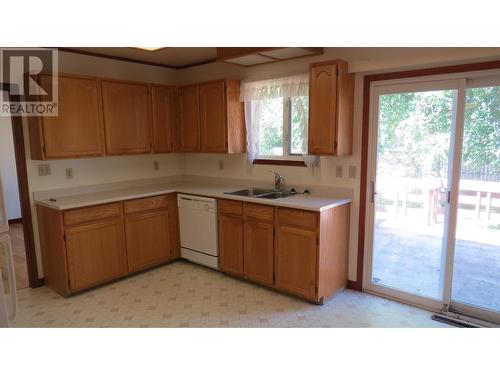 655 Kinchant Street, Quesnel, BC - Indoor Photo Showing Kitchen With Double Sink