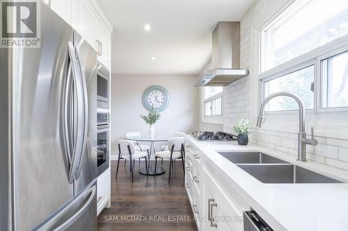 390 Marf Avenue, Mississauga, ON - Indoor Photo Showing Kitchen With Stainless Steel Kitchen With Double Sink With Upgraded Kitchen