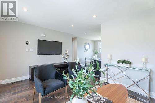 390 Marf Avenue, Mississauga, ON - Indoor