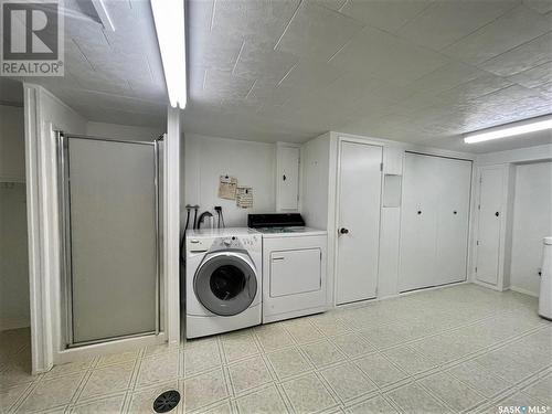 405 Churchill Street, Hudson Bay, SK - Indoor Photo Showing Laundry Room