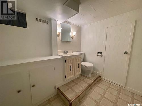 405 Churchill Street, Hudson Bay, SK - Indoor Photo Showing Bathroom