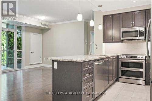 306 - 50 Hall Road, Halton Hills, ON - Indoor Photo Showing Kitchen With Stainless Steel Kitchen With Upgraded Kitchen