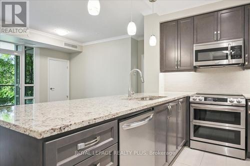 306 - 50 Hall Road, Halton Hills, ON - Indoor Photo Showing Kitchen With Stainless Steel Kitchen With Upgraded Kitchen