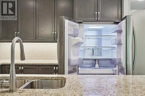 306 - 50 Hall Road, Halton Hills, ON - Indoor Photo Showing Kitchen With Double Sink With Upgraded Kitchen