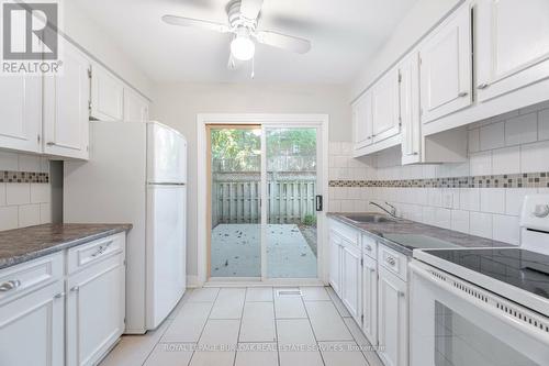 1 - 1116 Homewood Drive, Burlington, ON - Indoor Photo Showing Kitchen