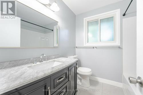 1 - 1116 Homewood Drive, Burlington, ON - Indoor Photo Showing Bathroom