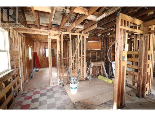 608 7Th  Avenue, Castlegar, BC - Indoor Photo Showing Basement