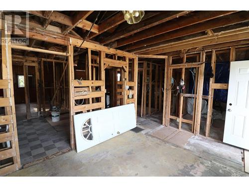 608 7Th  Avenue, Castlegar, BC - Indoor Photo Showing Basement