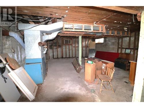 608 7Th  Avenue, Castlegar, BC - Indoor Photo Showing Basement