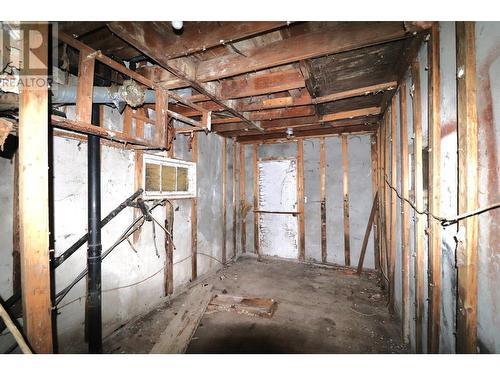 608 7Th  Avenue, Castlegar, BC - Indoor Photo Showing Basement