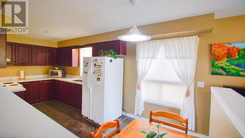 136 Hay Crescent, Cambridge, ON - Indoor Photo Showing Kitchen