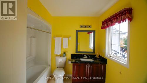 136 Hay Crescent, Cambridge, ON - Indoor Photo Showing Bathroom