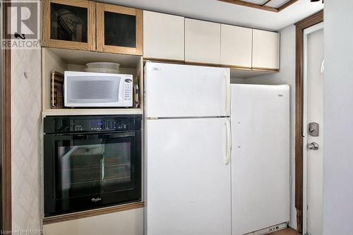 585 2Nd Avenue E, Owen Sound, ON - Indoor Photo Showing Kitchen