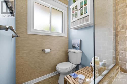 11 Stillwater Drive, Ottawa, ON - Indoor Photo Showing Bathroom