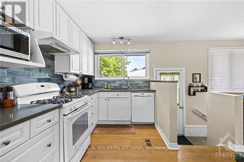 11 Stillwater Drive, Ottawa, ON - Indoor Photo Showing Kitchen