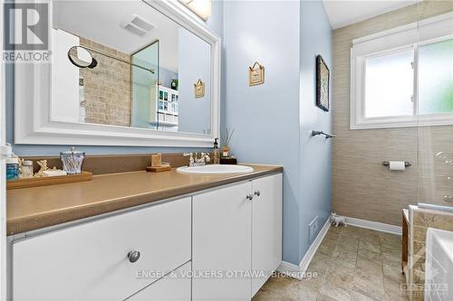 11 Stillwater Drive, Ottawa, ON - Indoor Photo Showing Bathroom