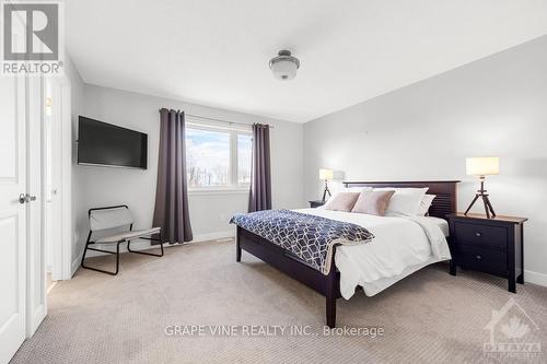 653 Putney Crescent, Ottawa, ON - Indoor Photo Showing Bedroom