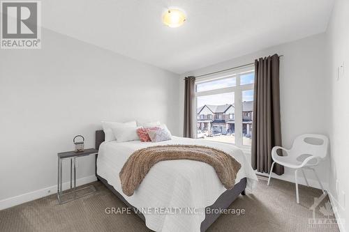 653 Putney Crescent, Ottawa, ON - Indoor Photo Showing Bedroom