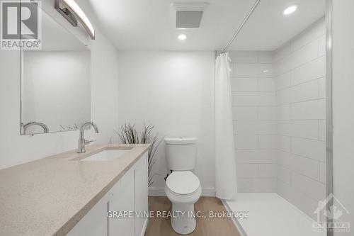 653 Putney Crescent, Ottawa, ON - Indoor Photo Showing Bathroom