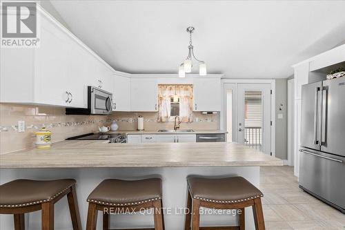 9 Simeon Street, Prince Edward County (Picton), ON - Indoor Photo Showing Kitchen With Upgraded Kitchen