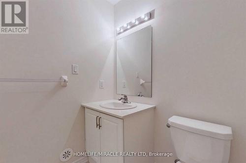 14 - 470 Beresford Path, Oshawa, ON - Indoor Photo Showing Bathroom