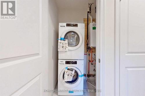 14 - 470 Beresford Path, Oshawa, ON - Indoor Photo Showing Laundry Room