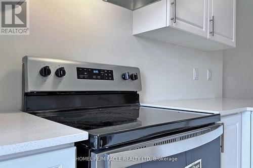 14 - 470 Beresford Path, Oshawa, ON - Indoor Photo Showing Kitchen