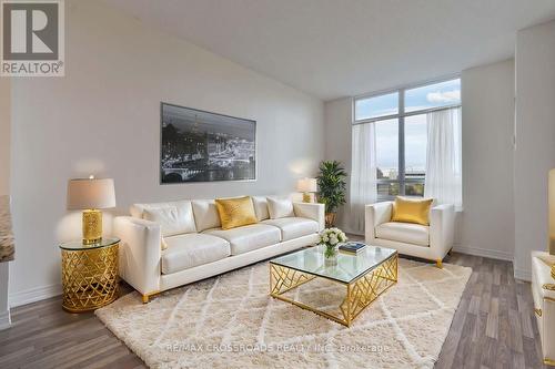 302 - 9245 Jane Street, Vaughan, ON - Indoor Photo Showing Living Room