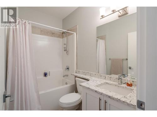 1250 Monte Vista Avenue, Kelowna, BC - Indoor Photo Showing Bathroom