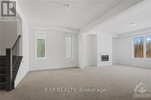 202 Douglas Hardie Street, Leeds And Grenville, ON - Indoor Photo Showing Other Room