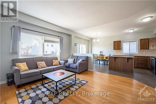 260 Opale Street, Clarence-Rockland, ON - Indoor Photo Showing Living Room