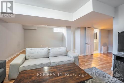 260 Opale Street, Clarence-Rockland, ON - Indoor Photo Showing Living Room