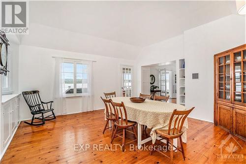 350 Berry Side Road, Ottawa, ON - Indoor Photo Showing Dining Room