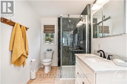 350 Berry Side Road, Ottawa, ON - Indoor Photo Showing Bathroom