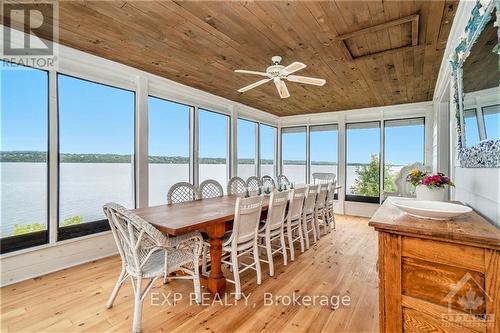 350 Berry Side Road, Ottawa, ON - Indoor Photo Showing Dining Room