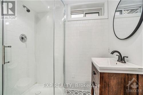 350 Berry Side Road, Ottawa, ON - Indoor Photo Showing Bathroom