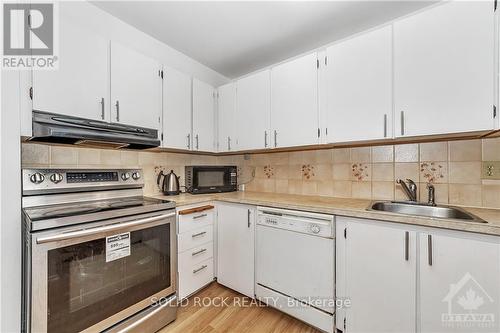 186 Du Grand Bois Avenue, Ottawa, ON - Indoor Photo Showing Kitchen