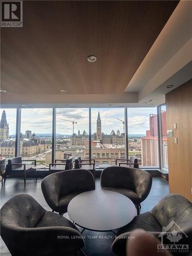 1001 - 101 Queen Street, Ottawa, ON - Indoor Photo Showing Living Room