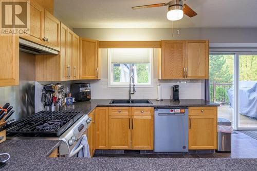 9265 Hartman Road, Prince George, BC - Indoor Photo Showing Kitchen With Double Sink