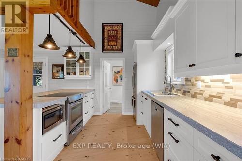 850 Pike Bay Road, Northern Bruce Peninsula, ON - Indoor Photo Showing Kitchen