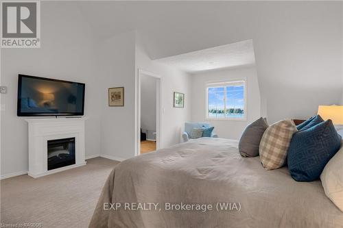 850 Pike Bay Road, Northern Bruce Peninsula, ON - Indoor Photo Showing Bedroom